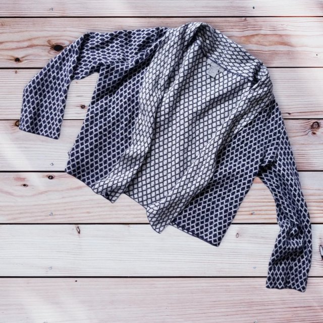 Fajny sweterek H&M rozmiar S | z Angorą w składzie.