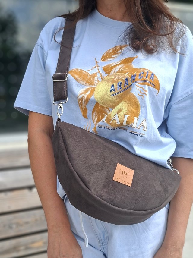 Torebka crossbody z Czekoladowego Nubuku