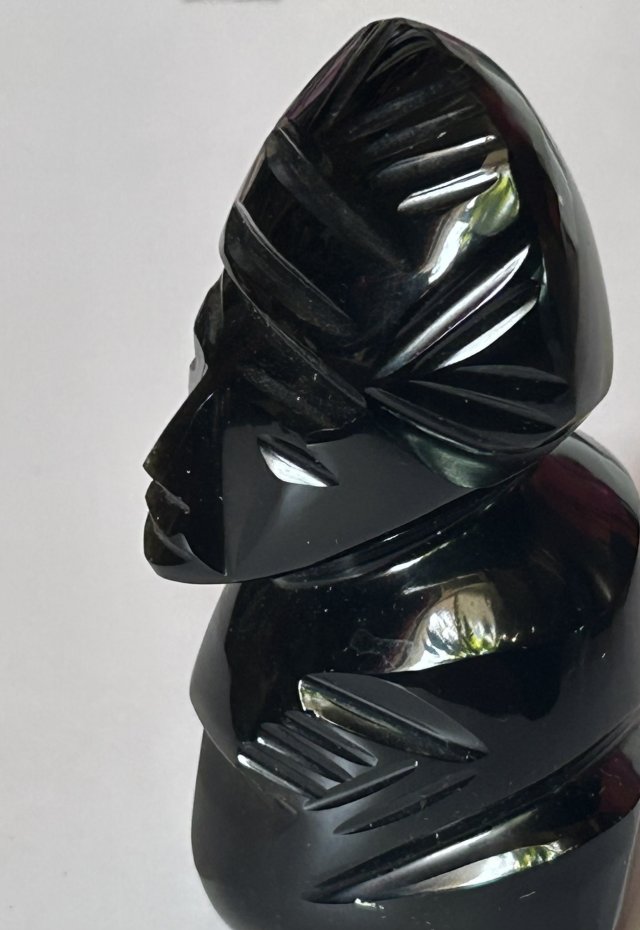 Kamienna figurka rzeźba ręcznie wykonana
