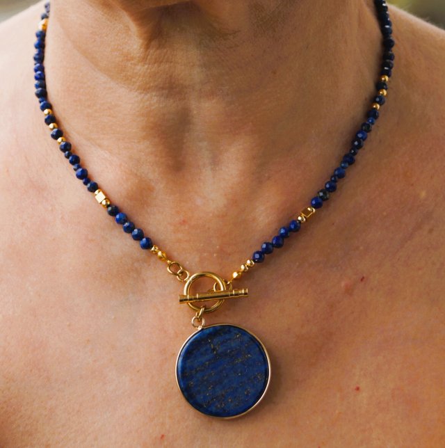 Naszyjnik z lapis lazuli 3 mm z monetą 30 mm