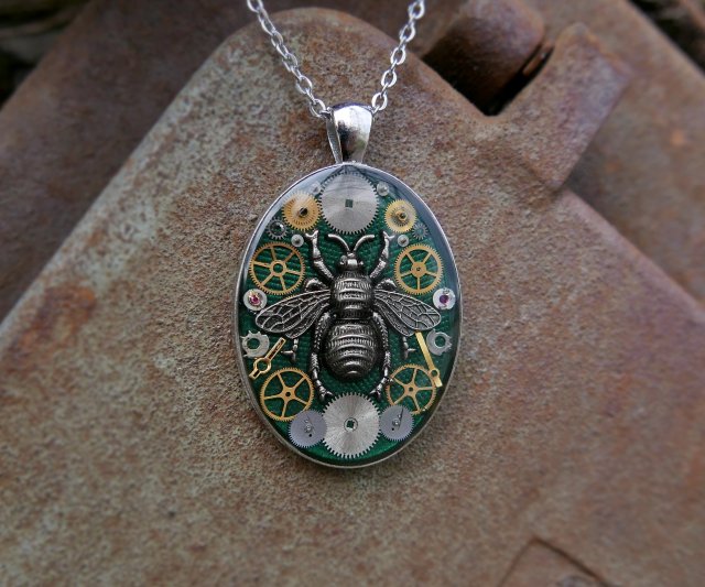 Mechaniczny naszyjnik 150