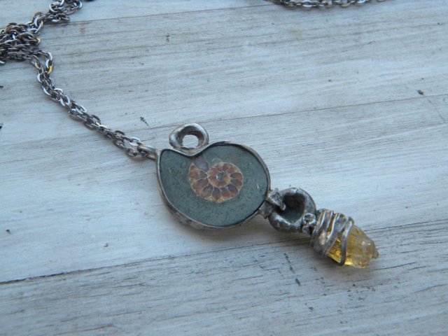 Amonit z cytrynem   - naszyjnik