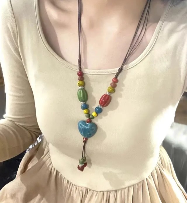 Naszyjnik z Ręcznie Robionym Ceramicznym Sercem