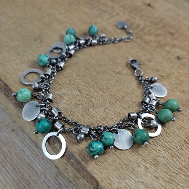 Bransoletka - zawieszki z turkusu