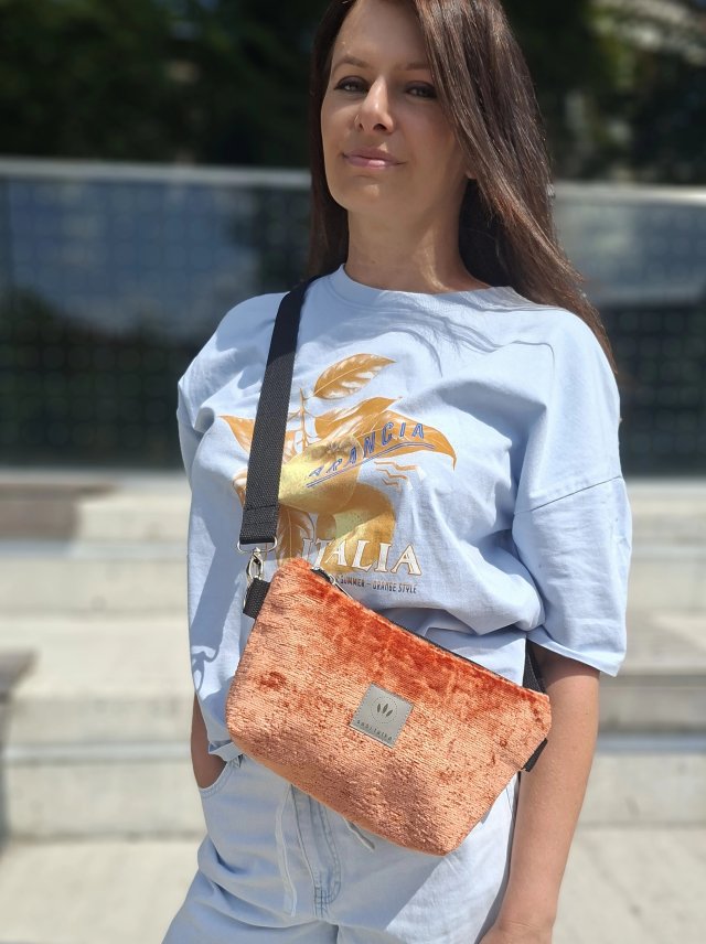Torebko nerka z pluszowej tkaniny Ceglasta