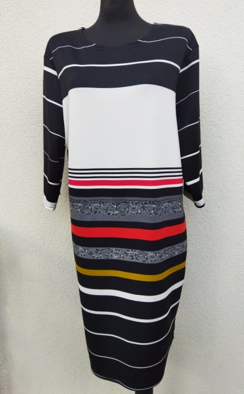 WZORZYSTA SUKIENKA PLUS SIZE