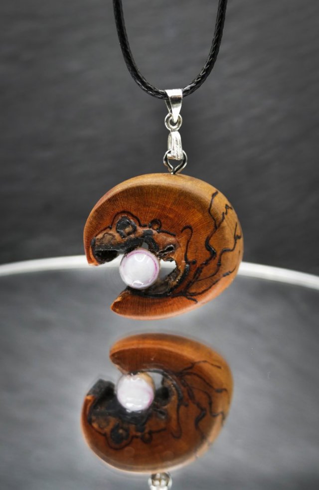 Wisiorek - Wiśnia i agat – biżuteria z duszą ziemi, pirografia, handmade, prezent Unique Jewelry Design; Luxury Wooden Jewellery