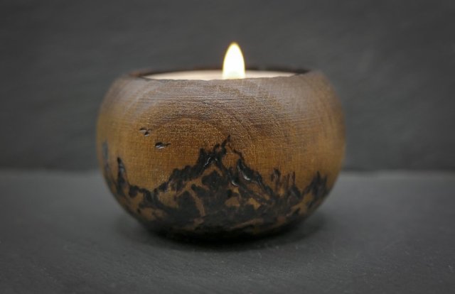 Drewniany świecznik z górskim motywem - ręcznie wypalany, idealny prezent handmade, tealight