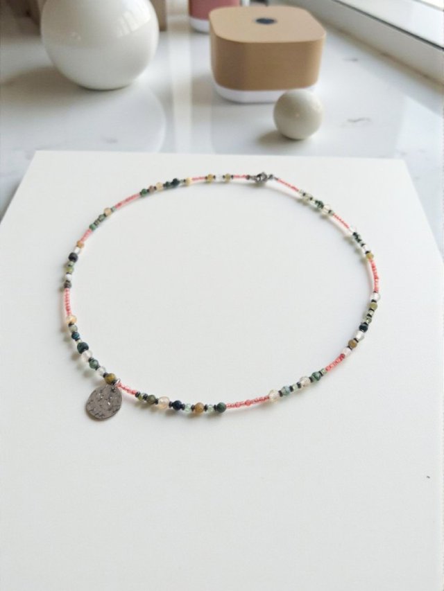 naszyjnik z naturalnych kamieni