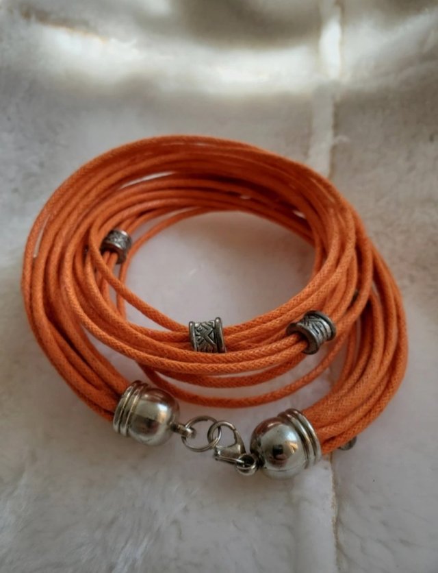 Wisiorki, bransoletki ze sznurka. 3szt.