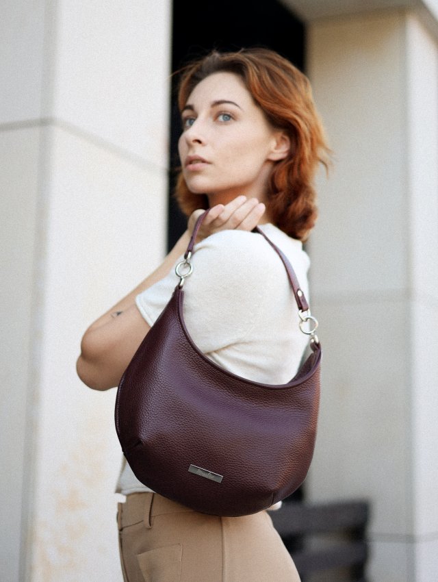 HOBO MINI SKÓRA NATURALNA W KOLORZE BORDOWYM