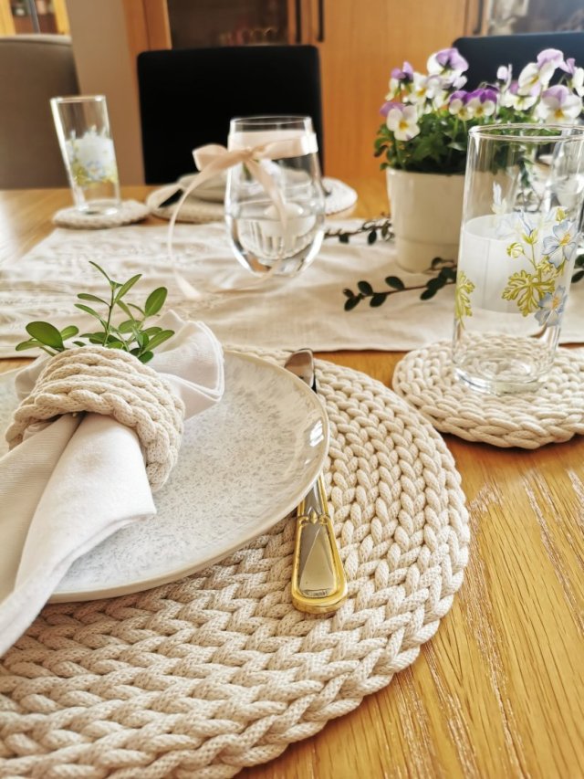 Podkładki na stół Dalia 6 szt. 32cm kolor naturalny