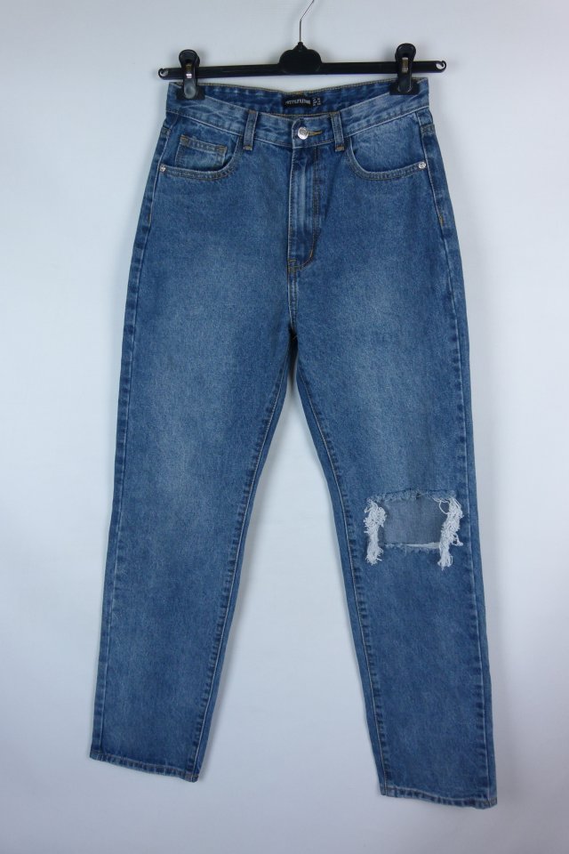 Pretty Little Thing straight jeans dziury 10 / 38