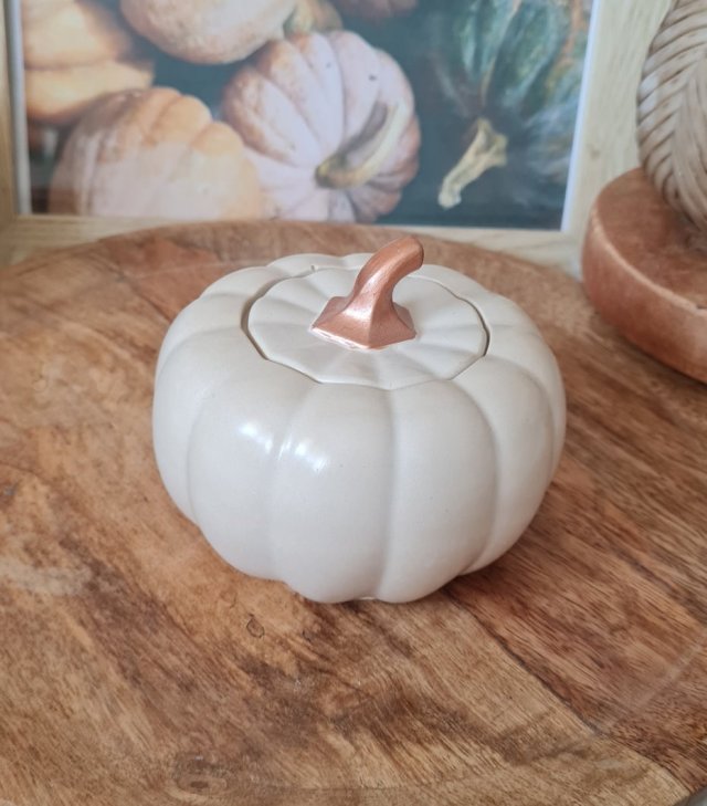 Świeca dynia z gipsu beżowa jesień