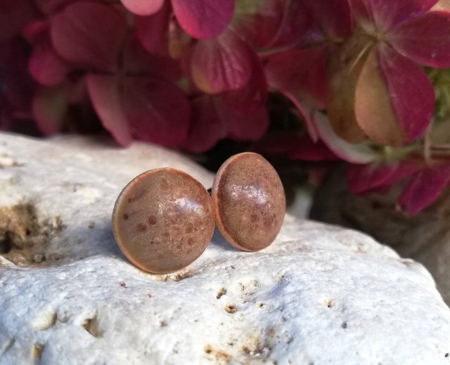 JESIENNE BRĄZOWE KOLCZYKI SZTYFTY ceramika & srebrna stal chirurgiczna DAMSKA BIŻUTERIA CERAMICZNA okrągłe wkrętki kawowe GAIA