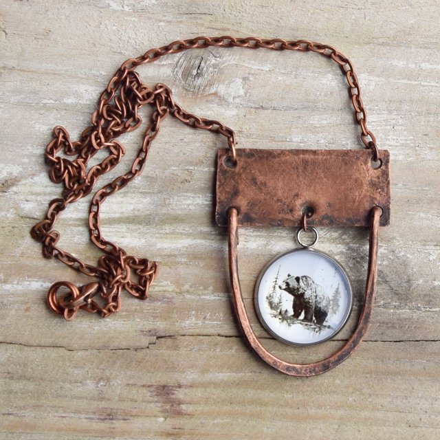 Naszyjnik - wisior z kutej oksydowanej miedzi - natura - niedźwiedź /1/