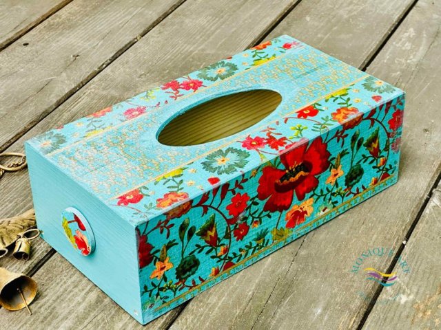 Pudełko na chusteczki, kolorowa dekoracja na stół albo do łazienki, prezent