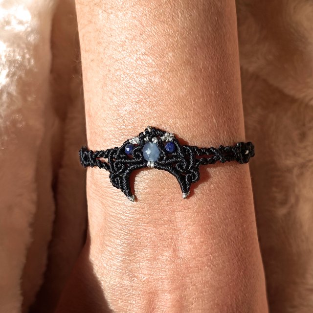 LUNULA Czarna z Lapis Lazuli i Jadeitem, księżyc bransoletka makramowa