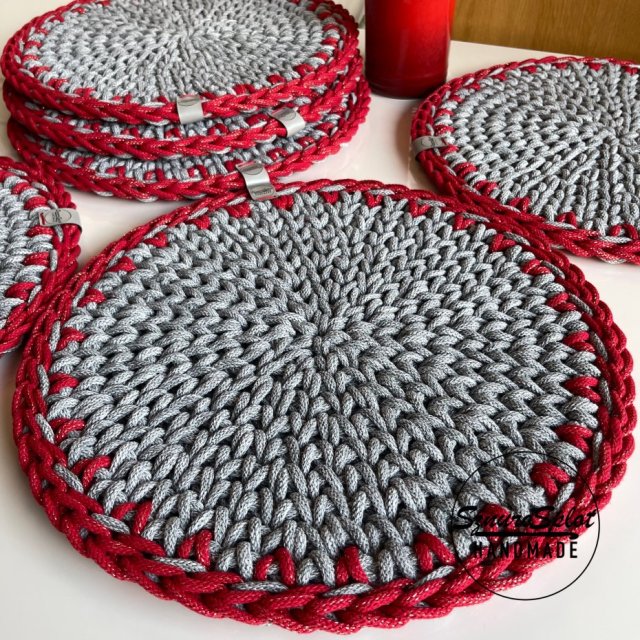 Podkładki pod talerze