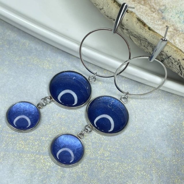 Długie kolczyki w perłowych odcieniach błękitu Feza e4/m33