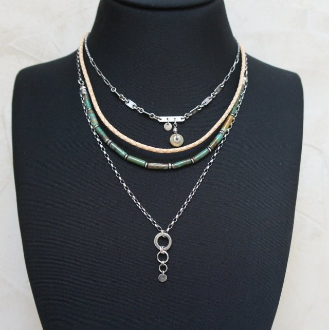 Turkusowe wałeczki /kaskada  / -naszyjnik