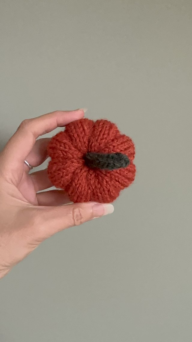 Dynia ozdobna handmade, rozmiar S, kolor ciemnopomarańczowy - 1 szt