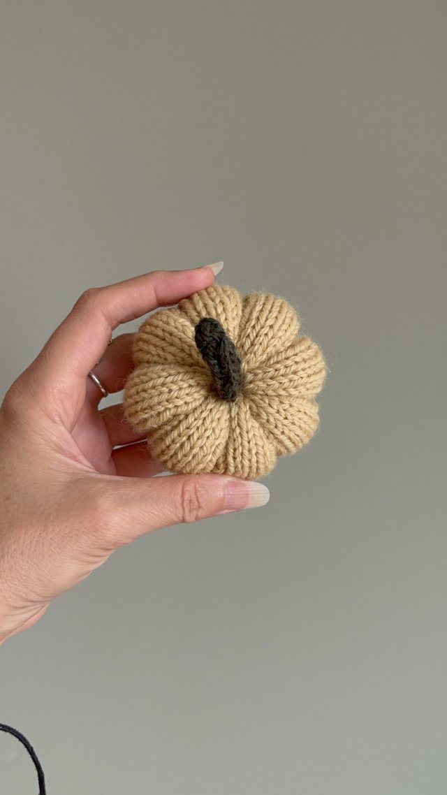 Dynia ozdobna handmade, rozmiar S, kolor żółty - 1 szt