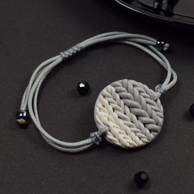 Wełniane sploty - bransoletka z regulacją w odcieniach szarości i bieli