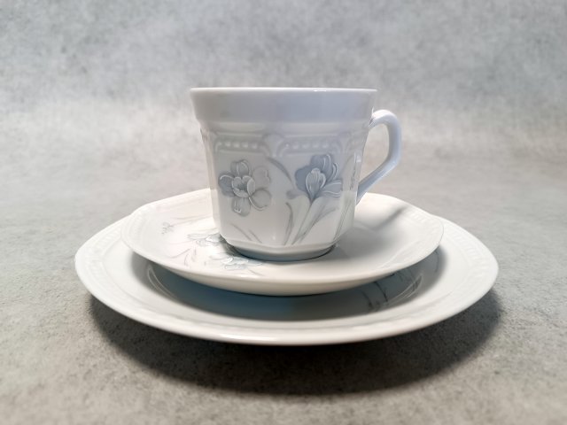 Mitterteich Filiżanka do kawy Zestaw śniadaniowy Niebieskie Irysy Reliefy