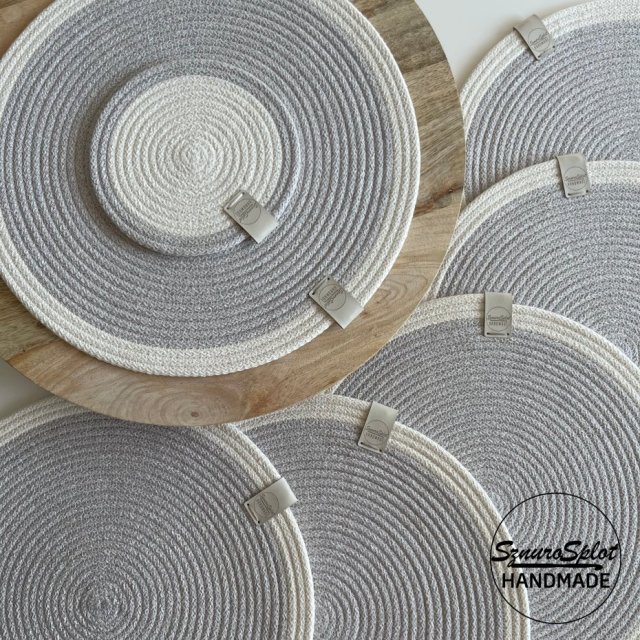 Podkładki pod talerze