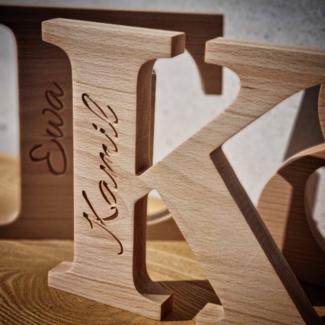 Drewniana litera z grawerem, 25cm, litery z drewna, personalizowana, imię, lite drewno, prezent na narodziny, chrzest