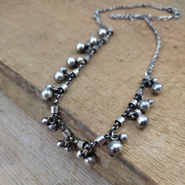 Naszyjnik - kule na łańcuszku