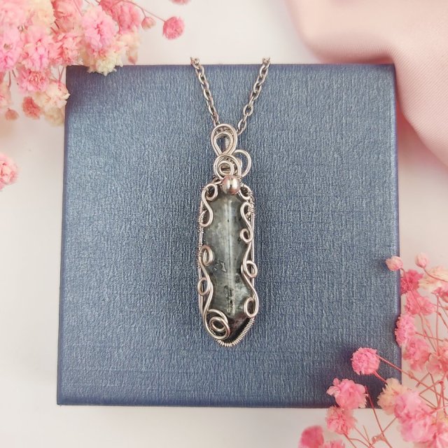 Naszyjnik Larvikit stal chirurgiczna wisiorek handmade wirewrapping