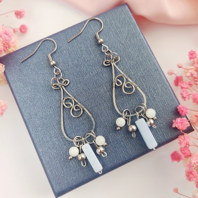 Kolczyki Chalcedon i Jadeit stal chirurgiczna handmade wirewrapping