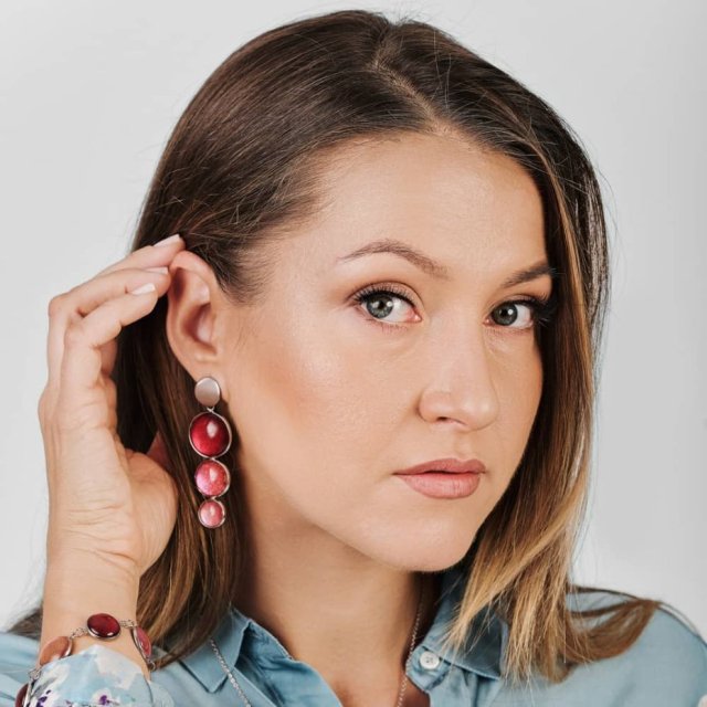 Szklane kolczyki w perłowych odcieniach różu Meyra e6/m29