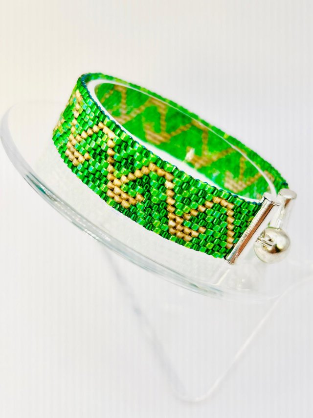 PIĘKNA  ZIELONA RĘCZNIE ROBIONA BRANSOLETKA