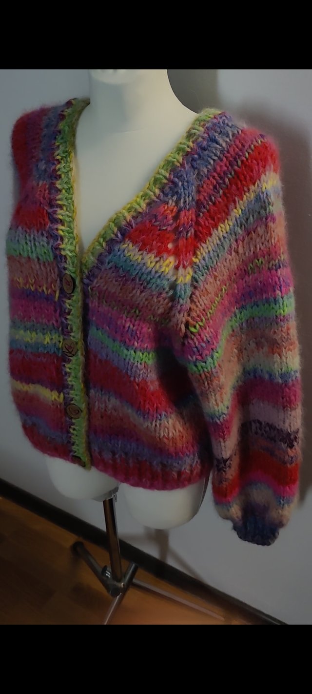sweter damski ręcznie zrobiony