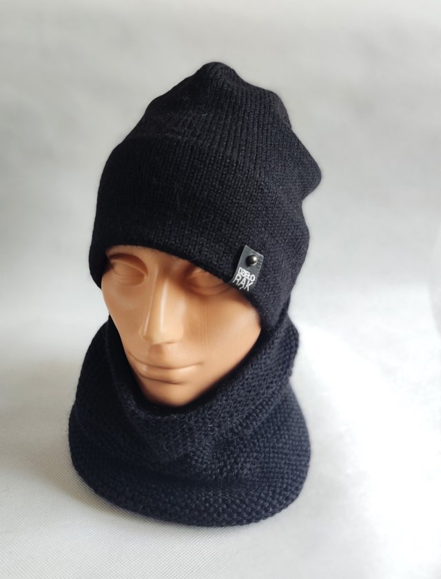 Komplet ręcznie robiony na drutach z alpaką, czarny.