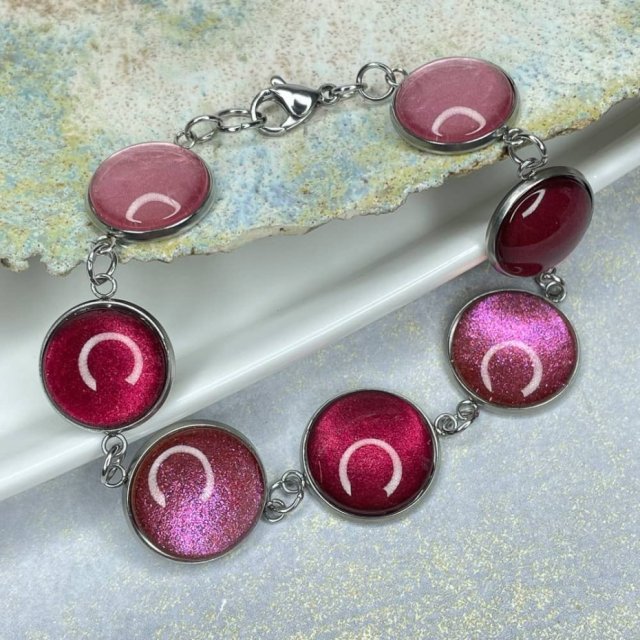 Szklana bransoletka w perłowych odcieniach różu e23/m29