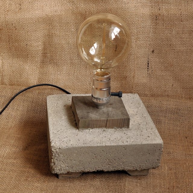 Lampa ze starego drewna i betonu, loft, unikat /4/