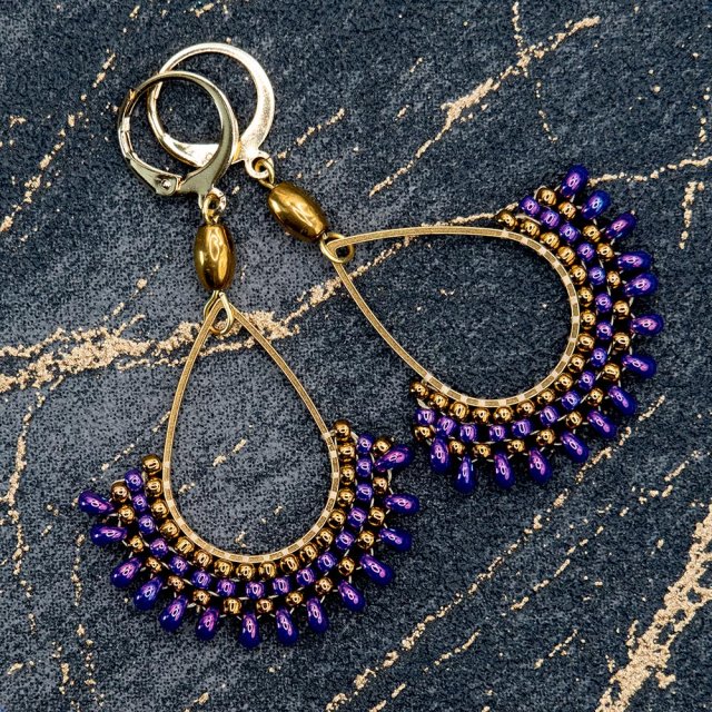 Kolczyki z drobnymi koralikami "Złote grona"