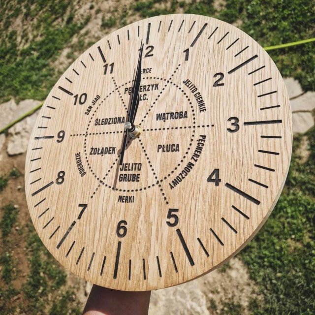 Zegar z grawerem NA ZAMÓWIENIE, wg Twojego projektu, na personalizowany prezent, z dedykacją, zegar ścienny z litego drewna