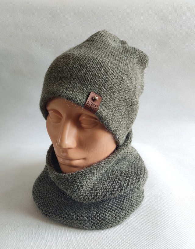 Komplet ręcznie robiony na drutach z alpaką, szara zieleń.