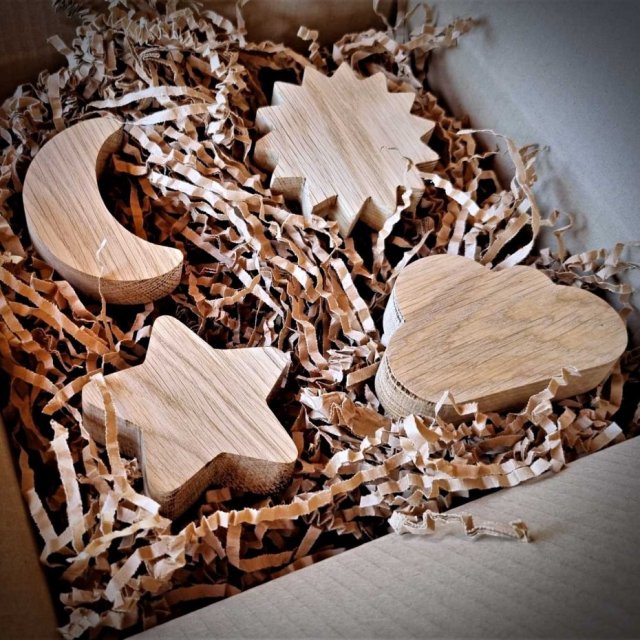 Zestaw czterech wieszaków z litego drewna, niebo, chmurki, księżyc, słońce, do leśnego pokoju boho rustykalne dodatki do wnętrz