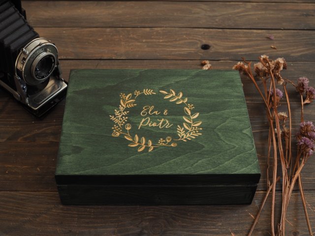 Pudełko personalizowane na zdjęcia ślubne 13x18cm, kolor do wyboru + grawer