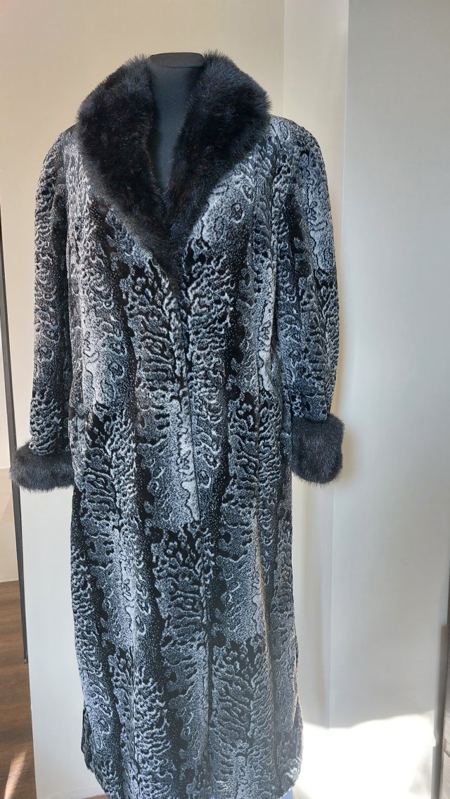 Vintage lata 80-te sztuczne futro maxi Olympia USA