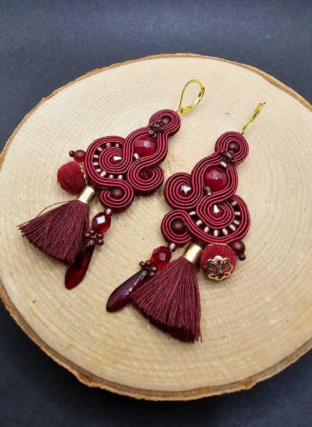 Bordowe kolczyki sutasz z chwostami