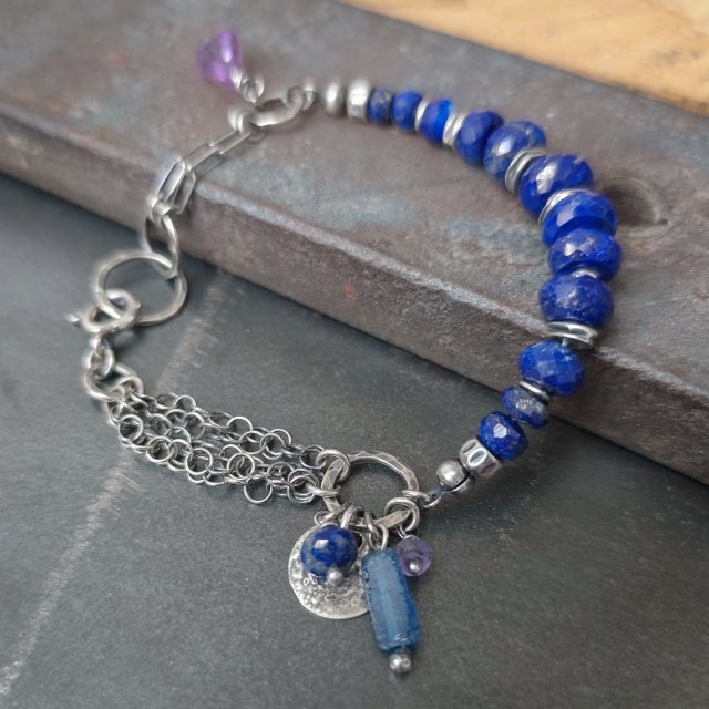 Bransoletka z lapis lazuli, ametystem i szkłem afgańskim