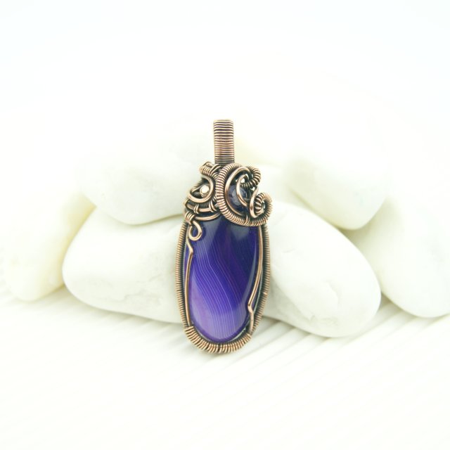Wisiorek z fioletowym agatem wire wrapping