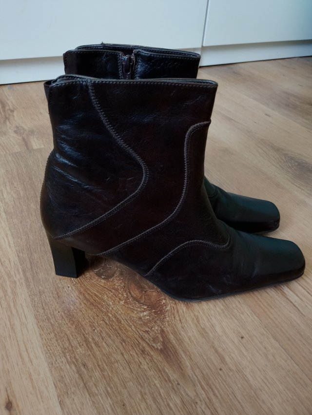 Nowe buty damskie 40